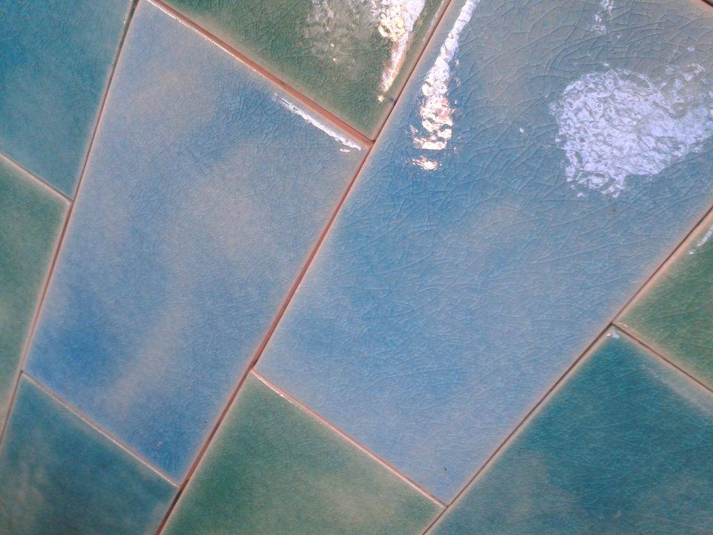 Plain tiles